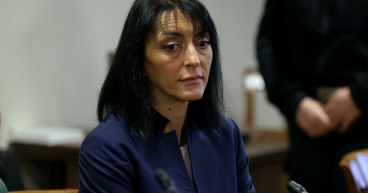 Буквално още в първите минути на изслушването днес на 7-те