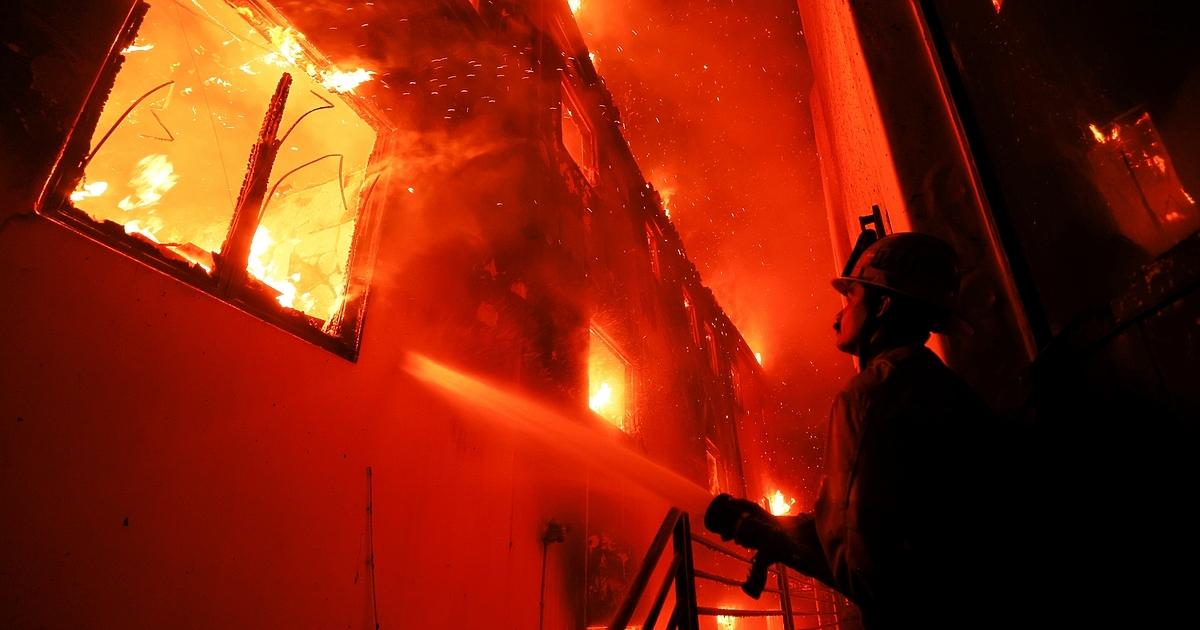 Майка и двете ѝ дъщери загинаха при пожар в столичния