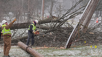 Стотици домакинства в общините Враца и Мездра са без електрозахранване заради
