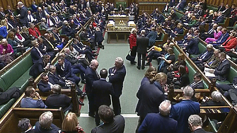 Двама депутати от долната камара на британския парламент призоваха националните