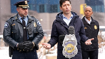 Кметът на американския град Минеаполис Джейкъб Фрай призова снощи протестиращите