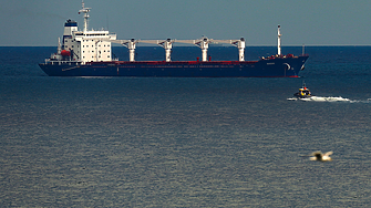 Руски ударни дронове са поразили днес два търговски кораба влизащи