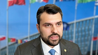 Скандал избухна около поканата която Доналд Тръмп е пратил до