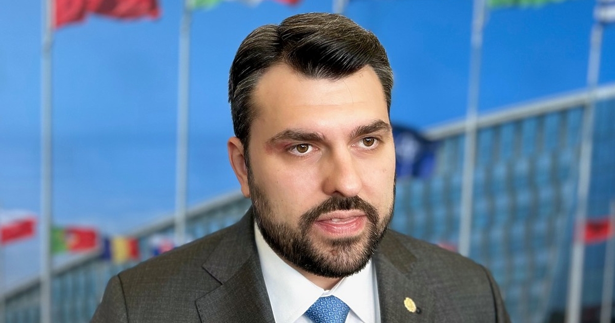 Скандал избухна около поканата, която Доналд Тръмп е пратил до