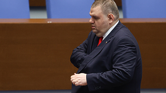 Депутатите първо свалиха а после върнаха отново охраната на Делян