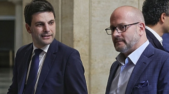 С вас сме г н президент Това скандираше част от