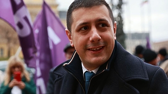 Изправената пред риска от изпадане от следващия парламент БСП отсега обяви