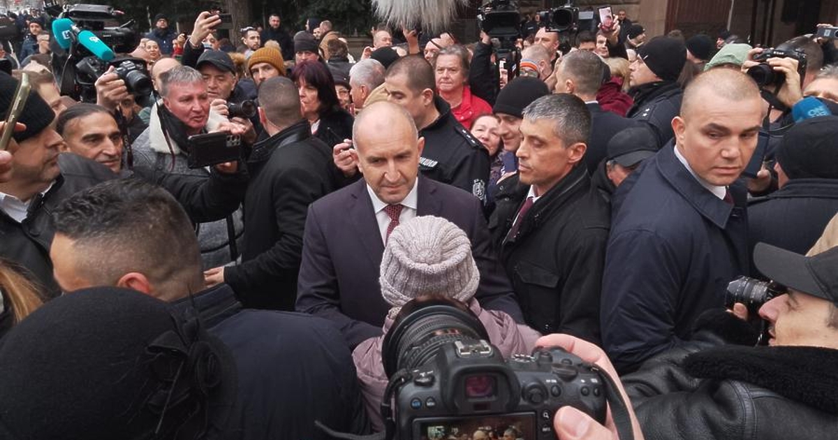 Никой не може да спре вълната.Това обяви Румен Радев при