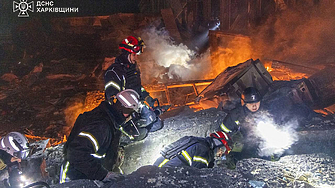 Анна Гин е журналистка и писателка живее в украинския град