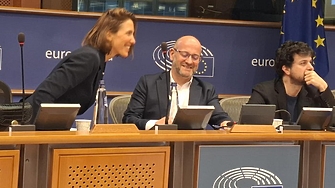 В момента трима силни на деня – олигархът Делян Пеевски