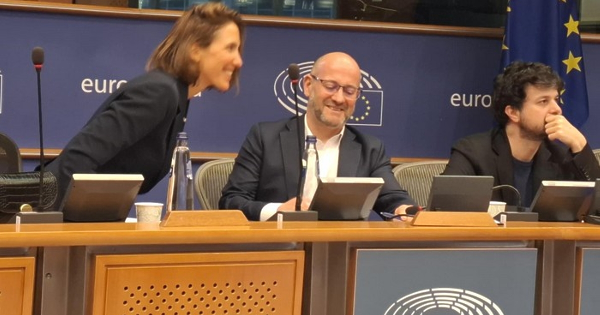 В момента трима силни на деня – олигархът Делян Пеевски,