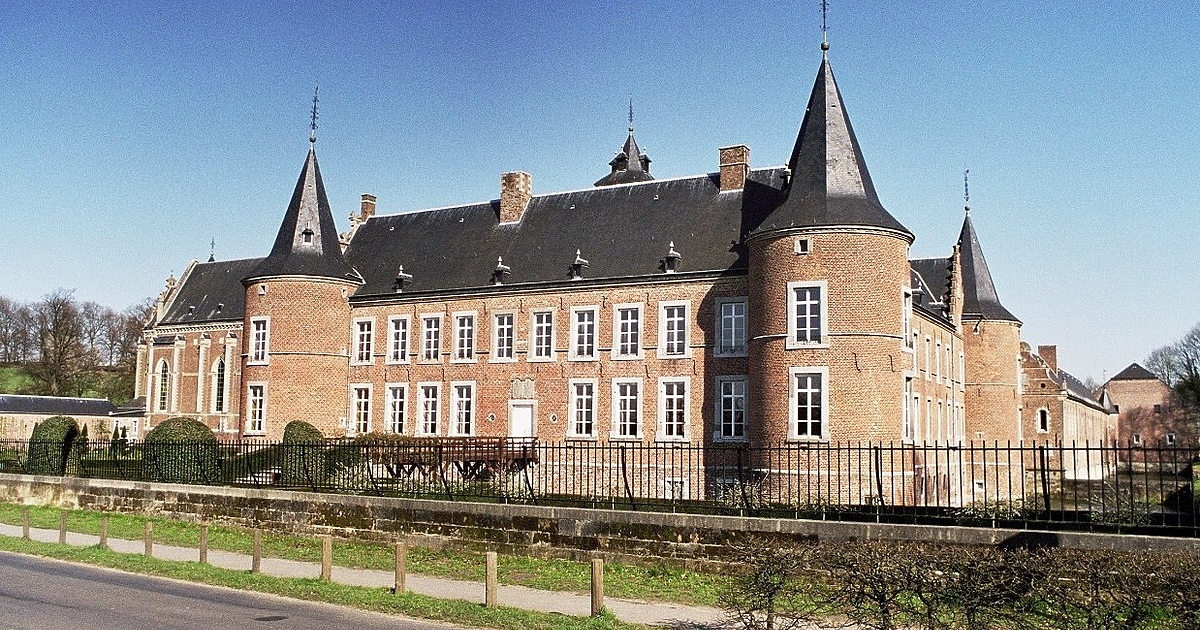 Днес замъкът от ХVI век Алден Бизен в Белгия ще