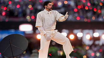 Задочното напрегнато общуване между носителя на Грами за албум тази година