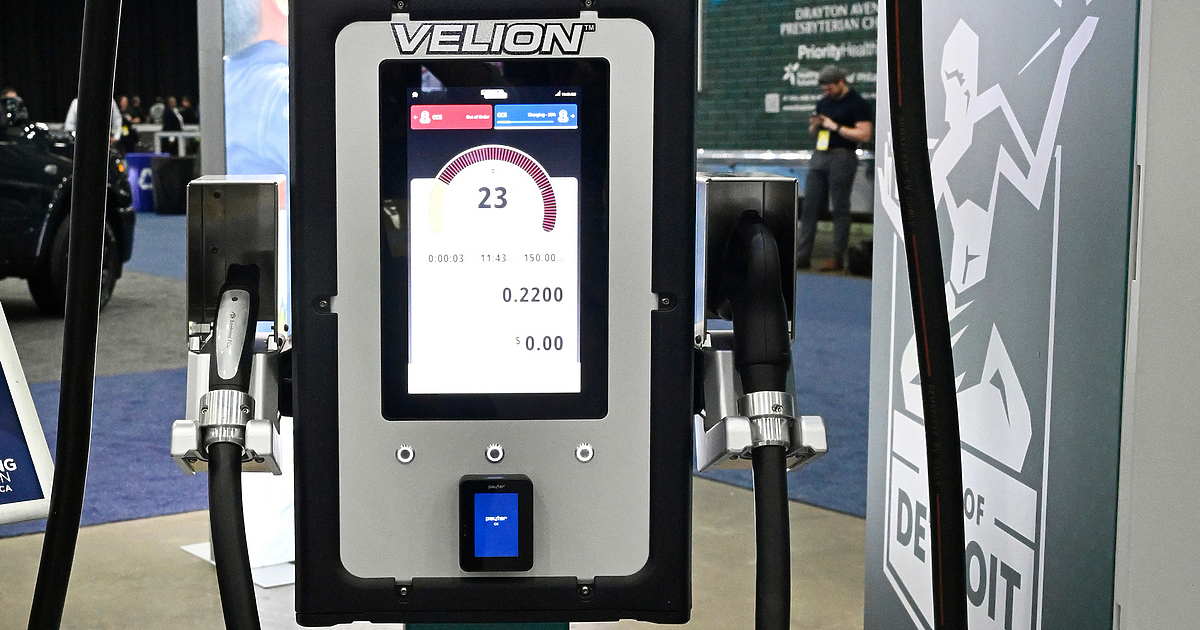  Заряден център на главен път Е-79 до гр. Мездра (с