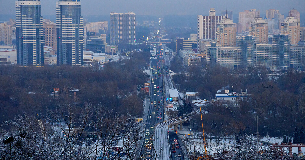 Европейската комисия обяви днес, че изпраща спешно в Украйна 447