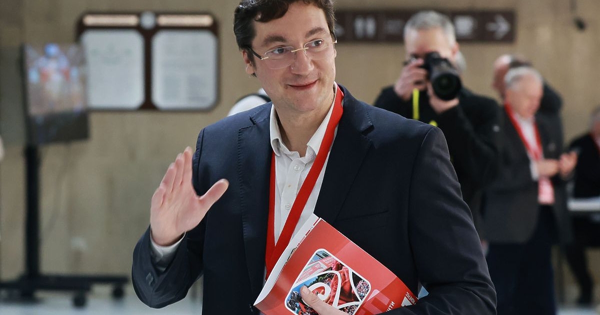 Крум Зарков е спечелил битката за лидерския пост в БСП.