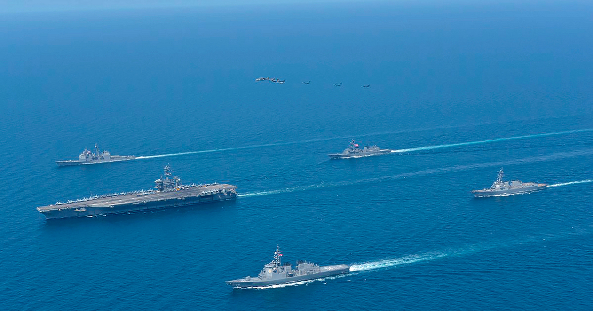 Президентът Доналд Тръмп заяви, че армада от бойни кораби на