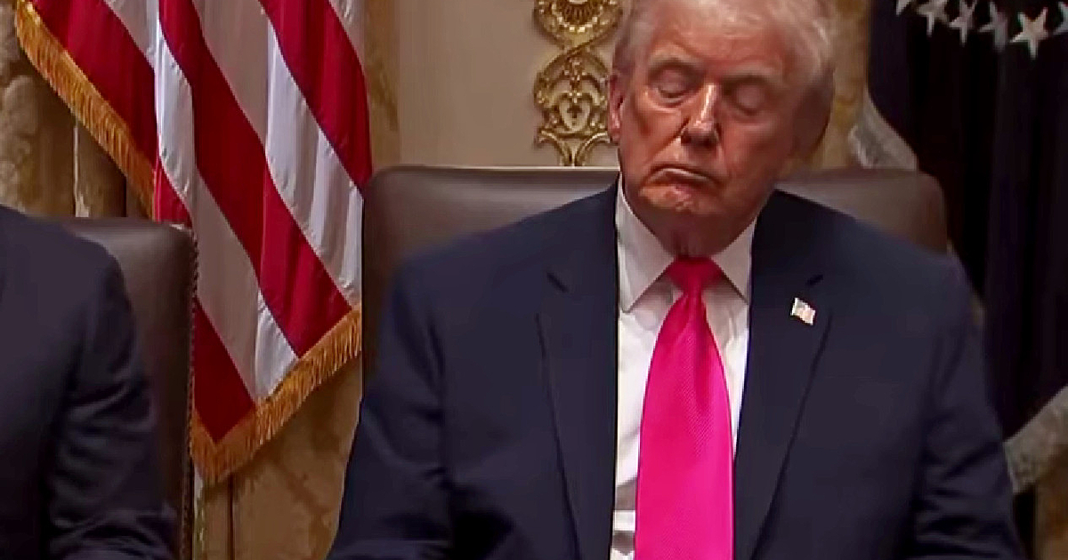 Американският президент Доналд Тръмп отрече да е заспал по време