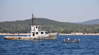 Открит е риболовният кораб който изчезна от радарите в сряда