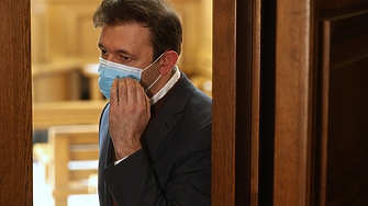 Делото срещу бившия столичен зам кмет Никола Барбутов и още трима