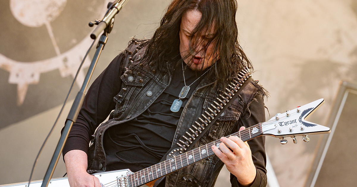 С яко бласт бийт, няколко доста интересни рифа и най-вече