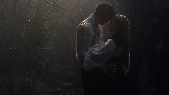 Най новата преработка на Брулени хълмове на режисьорката Емералд Фенел