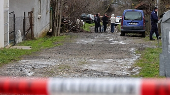 С ключари: МВР влезе в къща на Калушев. От бързане обитателите не затворили кран