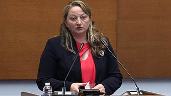 На последната права: НС отложи гласуването за мултифондовете