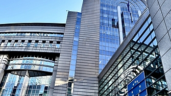 Европейският парламент е деактивирал вградените функции с изкуствен интелект ИИ