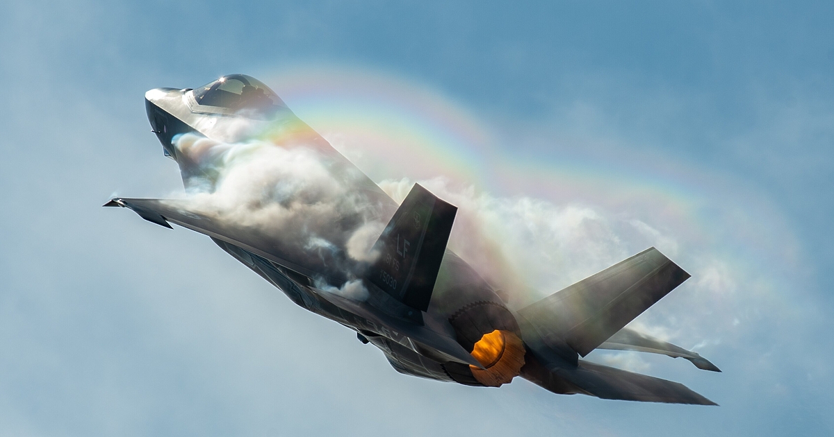 Изтребителят F-35 може да бъде модифициран точно като iPhone. Това