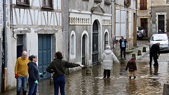 Във Франция мъж е в неизвестност след като бил отнесен