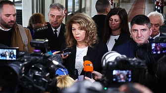 Илияна Йотова има същата позиция за войната в Украйна като