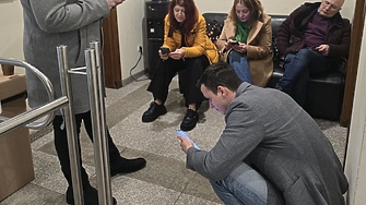 Сюрприз: във ВСС случайно се намери стая за медиите преди изслушването за Сарафов