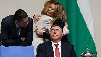 Гласуване за отстраняването на Рая Назарян като председател на парламента