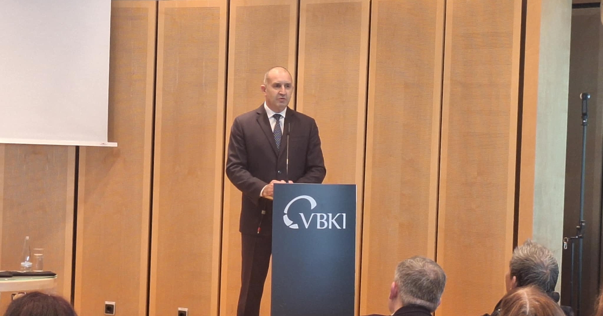 Бившият президент Румен Радев няма да се явява със собствена