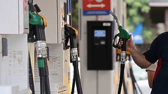 Гърците "направили пътека" до България за по-евтин бензин и дизел