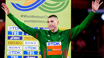 Първи медал на световно по лека атлетика от 16 г. : Божидар Саръбоюков с бронз в скока на дължина