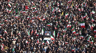 Стотици хиляди иранци се включиха в организирани шествия снощи за
