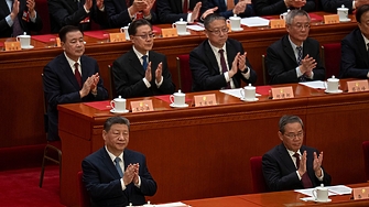 Новата петилетка: Китай не иска да настигне САЩ в технологиите. Иска да ги изпревари