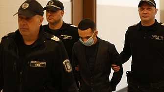 За две седмици - 6 фиша.. Тръгна делото срещу младежа, убил човек, след като се заби в автобус