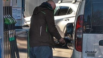 Кризата с горивата: кабинетът сондира бизнеса за мерки, Фискалният съвет против намаляване на ДДС