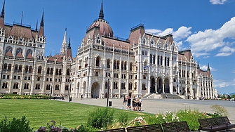 Гласуването на парламентарните избори в Унгария приключи в 19 00 часа