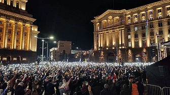 Протестиращите ще "докарат" Румен Радев? Евтина манипулация