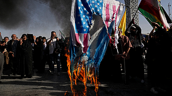 Иран екзекутира двама мъже за връзки с опозиционна дисидентска група