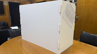 В София избраха кой ще прави параваните за гласуването с хартия