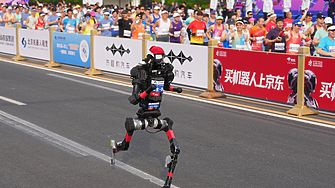 Хуманоид надбяга хората на полумаратон и разби световния рекорд