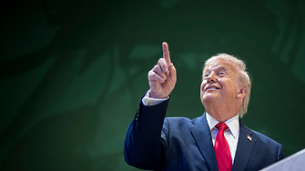 Петер Слотердайк: Тръмп привлича последователите си с това, че е напълно безсрамен