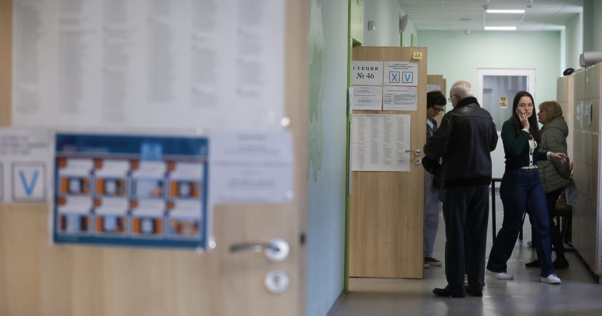 Масови проблеми с машините, смени на членове на секционните комисии