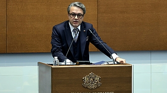 ГЕРБ към Радев: Дилемата е непопулярни десни реформи или провал