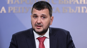 Вицепремиерът на Радев Иво Христов нарече Демократична България партия с